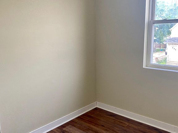 Bonus room in the front of the apartment.
