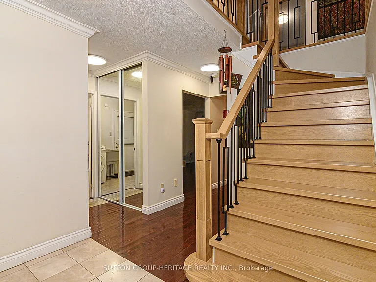 209 Bassett Blvd — Photo 4