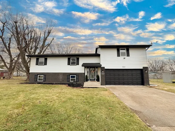 9383 Roosevelt St, Crown Point, IN 46307