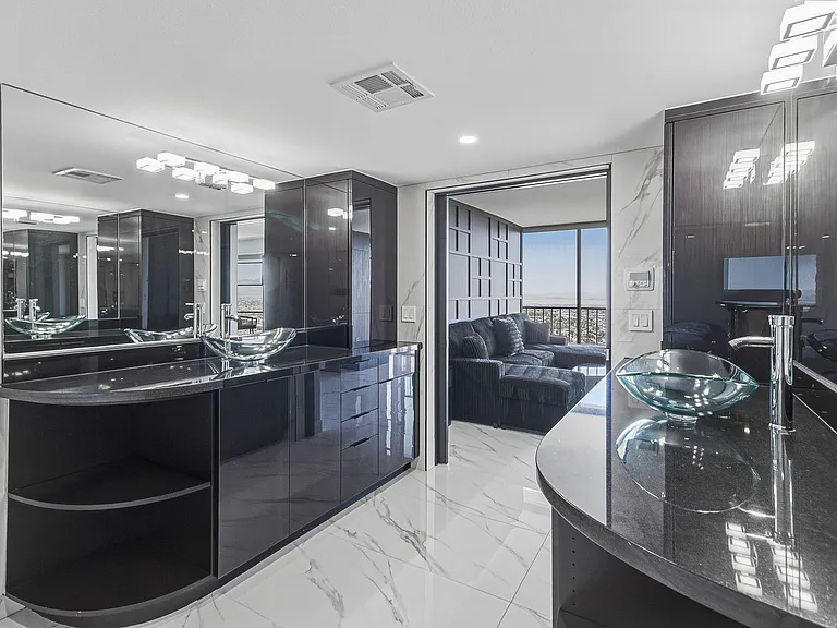 3111 Bel Air Dr #28H — Photo 76