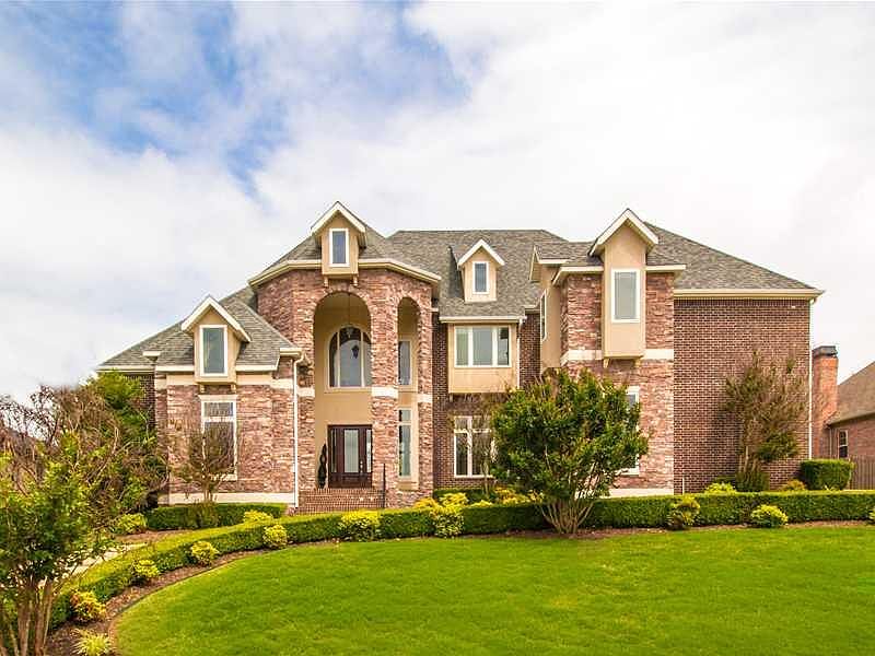 1st image of 51 W Buckingham Dr