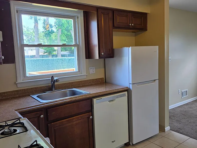 8 Chester Ct — Photo 9
