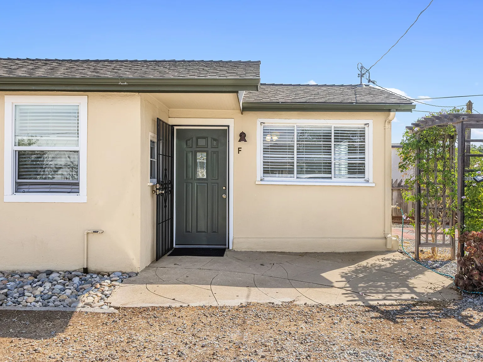 2 bed, 542 sqft, $2,600 — Photo 3