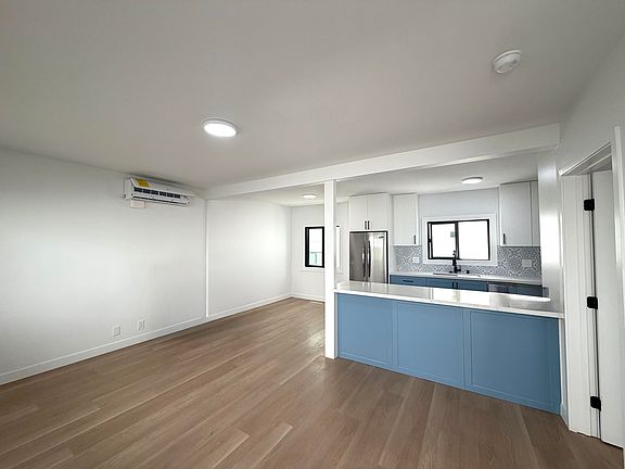 4th image of 135 28th St #135