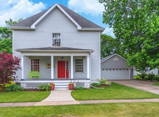 113 E 6th St, Gridley, IL 61744