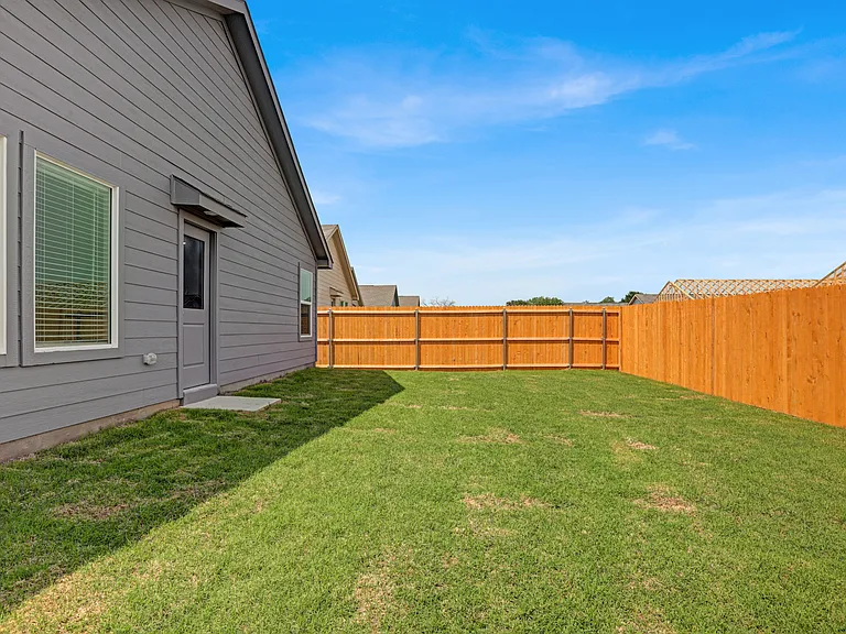 819 Pawpaw Dr — Photo 9