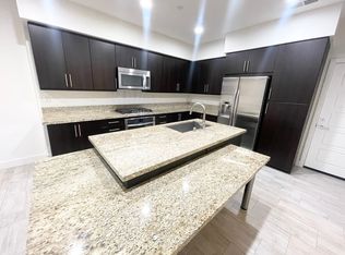 2432 Aperture Cir, San Diego, CA 92108