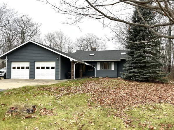 6420 Lakewood Dr, Presque Isle, MI 49777