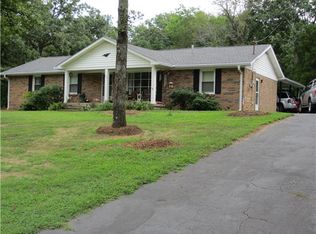 819 Woodlawn Dr, New Johnsonville, TN 37134
