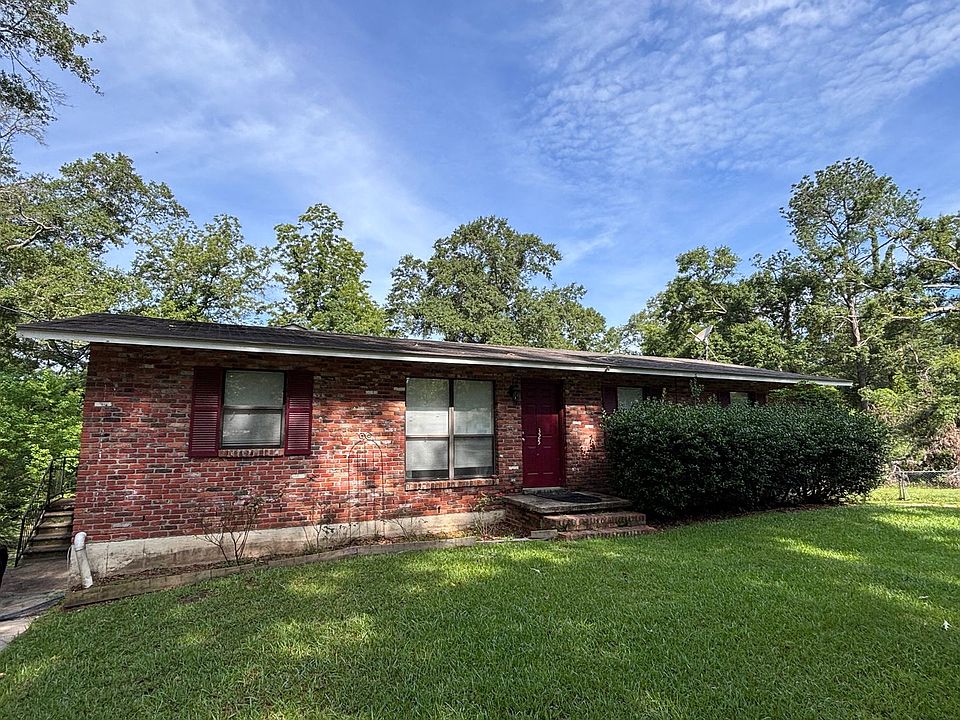 1st image of 325 McPherson Dr