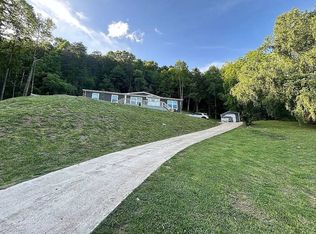 5900 State Route 302, Van Lear, KY 41265