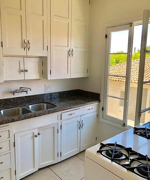 8352 Fountain Ave #C-2 — Photo 4