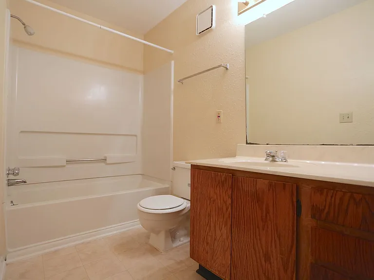 WInslow Place Apartments — Photo 5