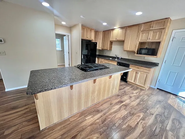 3 bed, 1774 sqft, $2,800 — Photo 4