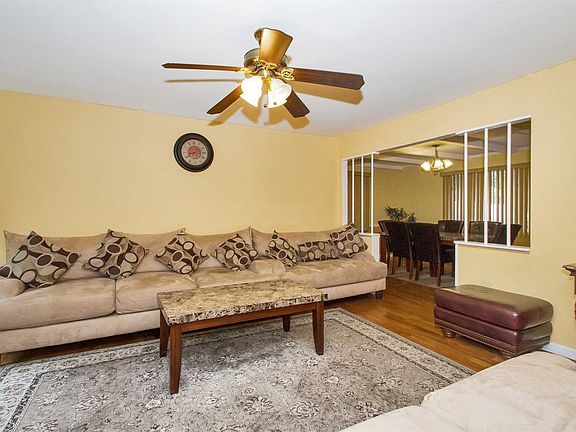5th image of 23 Collins Pl