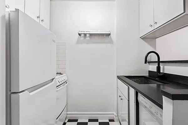 Rented by Pinnacle City Living | media 5