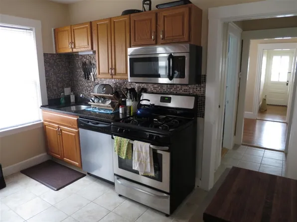 14 Silvey Pl, Somerville, MA 02143