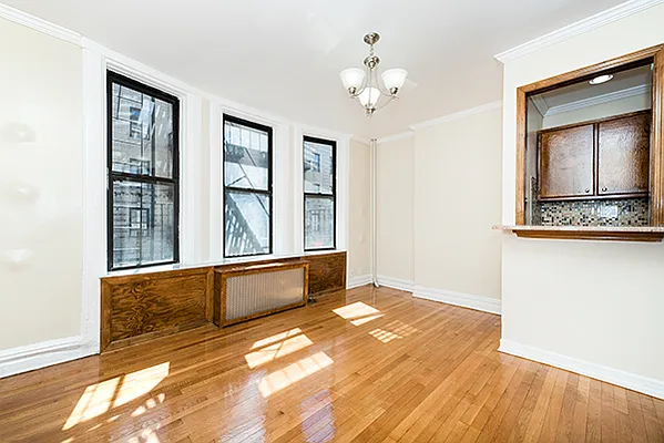 Rented by Perry Associates NYC Inc | media 9
