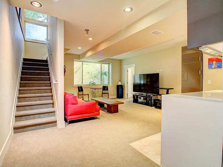 414 N Harrison St — Photo 33