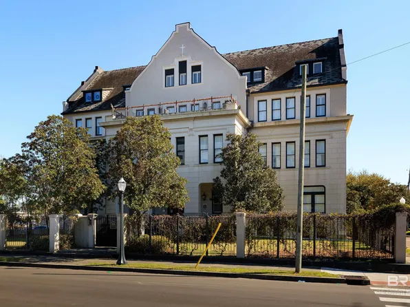 753 Saint Francis St APT 3003B, Mobile, AL 36602