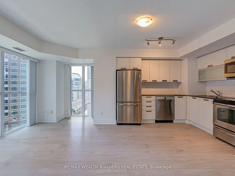 28 Ted Rogers Way #1212 — Photo 23