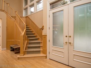 3 Mountain View Ln, Lake Oswego, OR 97035