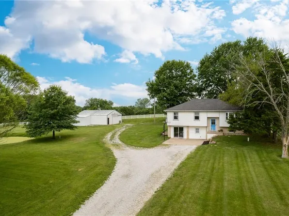 16102 W Gentry Rd, Kearney, MO 64060
