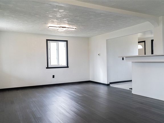 4th image of 922 8th St