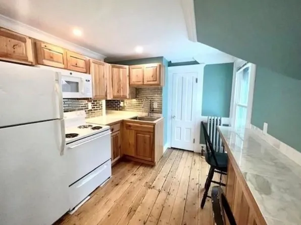 53 Messer St #B, Laconia, NH 03246