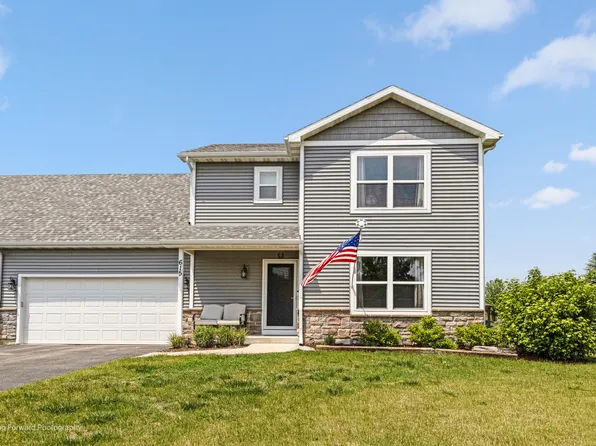 615 Lisbon St, Sandwich, IL 60548