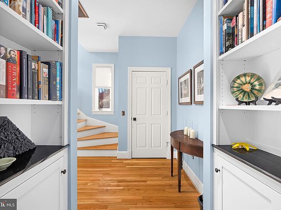 5th image of 3988 Georgetown Ct NW