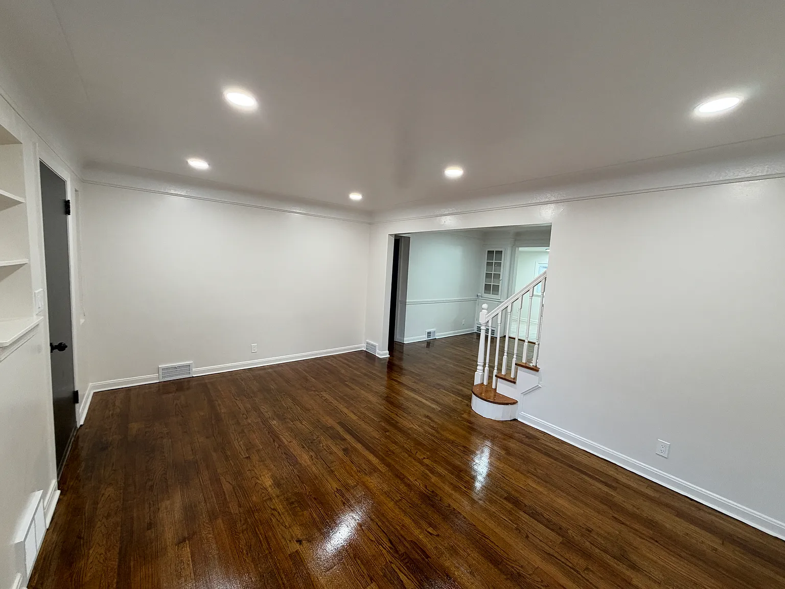 3 bed, 1233 sqft, $1,950 — Photo 3