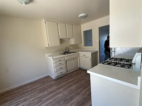 290 Hazel St #D — Photo 4