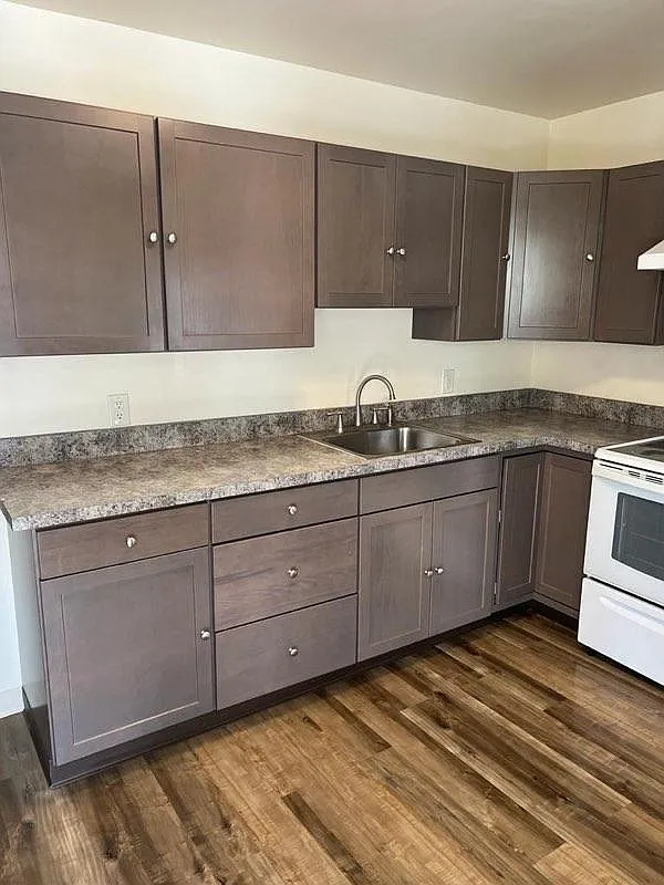 1 bed, 560 sqft, $1,100 — Photo 3