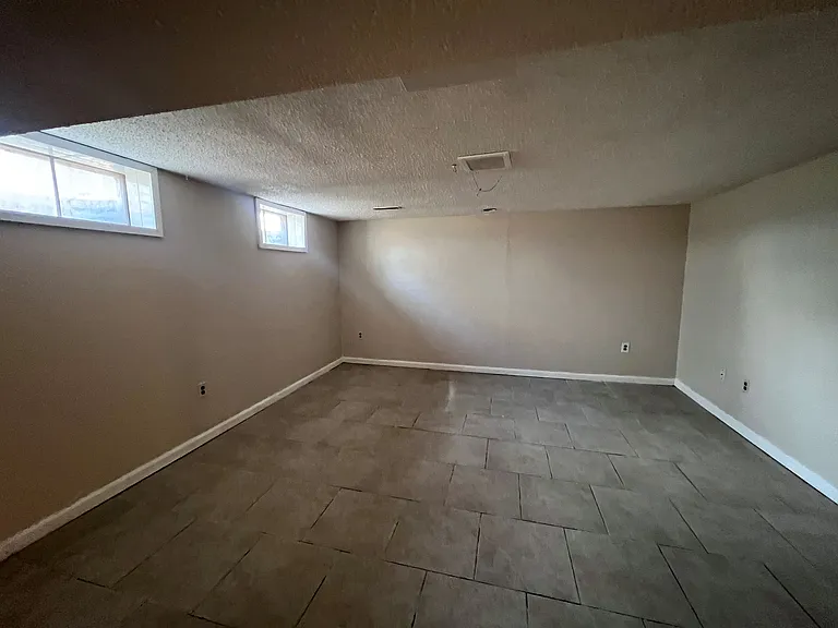 8908 Saint Louis Ave — Photo 17