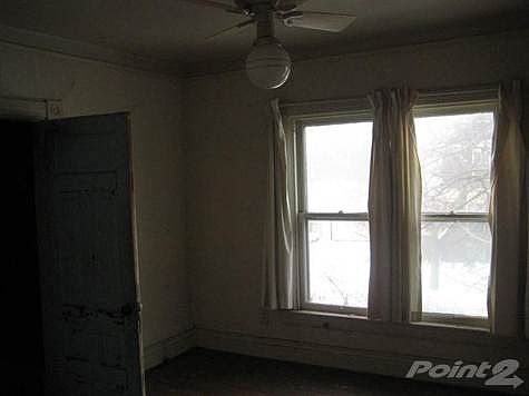 5th image of 419 Pearl St