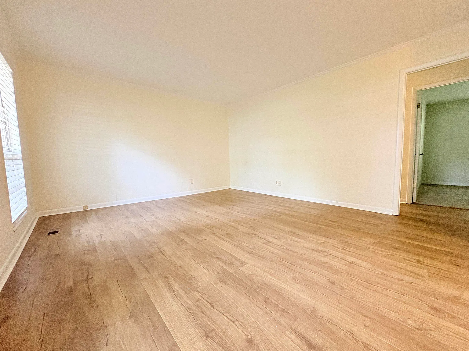 3 bed, 1440 sqft, $2,200 — Photo 2