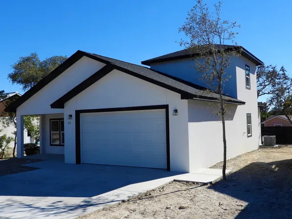 421 Rainbow Dr, Lakehills, TX 78063