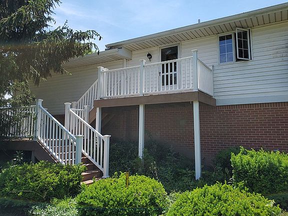 Balcony and stairs to patio 