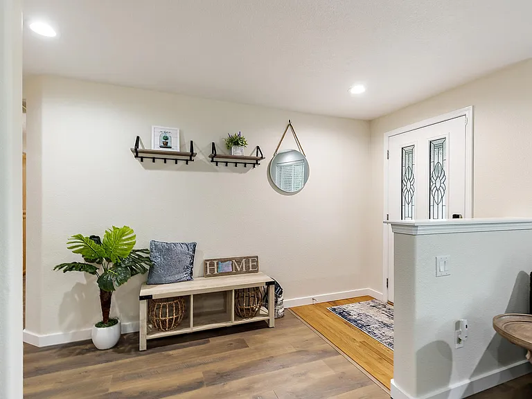 2327 Jeremy St — Photo 6