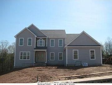 2nd image of 13 Jennifer Ln