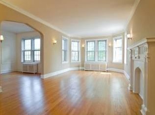 1641 W Fargo Ave, Chicago, IL 60626