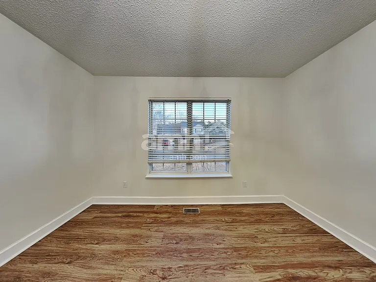 207 Riesling Way — Photo 6