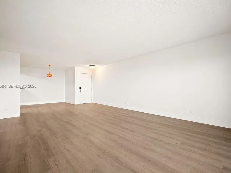 8107 SW 72nd Ave #413E — Photo 5