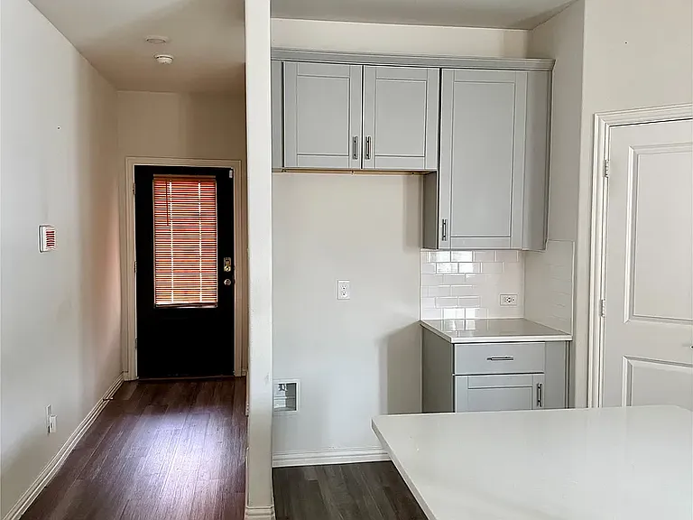 1124 Blue Ridge Pl — Photo 3