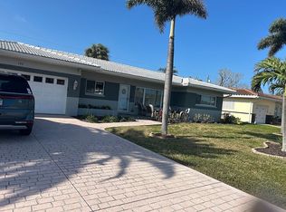 106 19th St, Belleair Beach, FL 33786