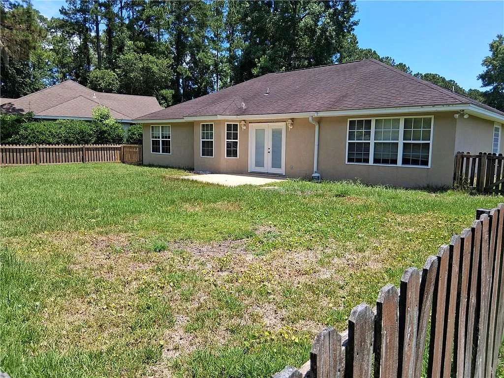 3 bed, 2.0 bath, 1725 sqft, $1,900 — Photo 4