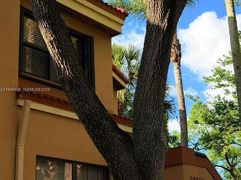 15515 N Miami Lakeway #202-11 — Photo 3