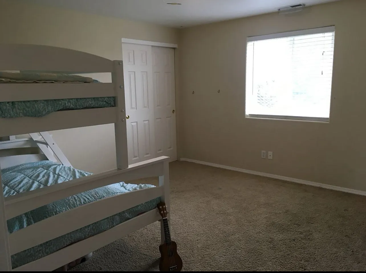 3 bed, 2054 sqft, $3,000 — Photo 4
