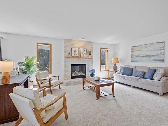 2nd image of 1014 South Perry Parkway